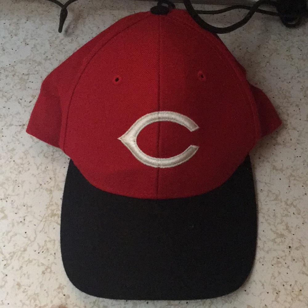 Vintage red black Cincinnati Reds  baseball hat cap
